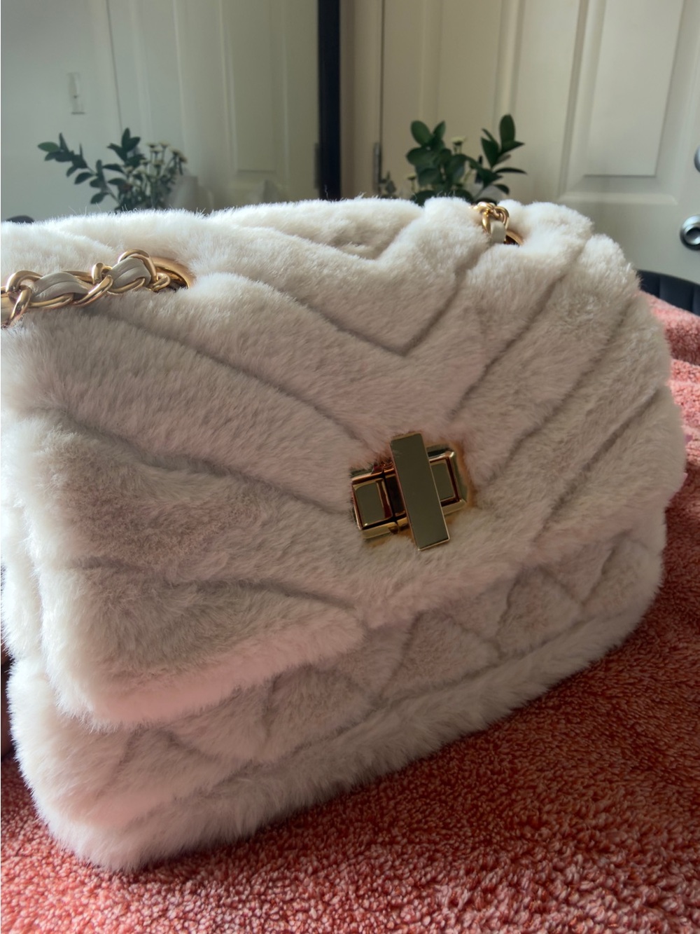 NWT ALDO Faux Fur Quilted Crossbody Bag - Ivory/White with Gold Chain Strap